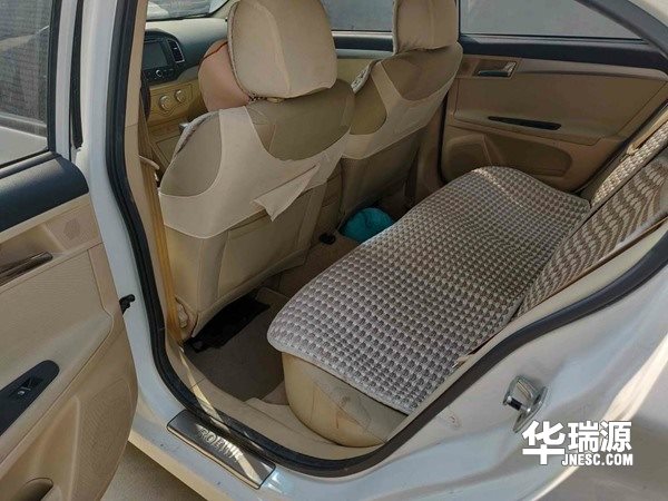 2013款自动档荣威350,省油省心,带你享受生活