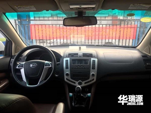比亚迪首款SUV—比亚迪S6，全家出游无负担，4.2万就可开回家