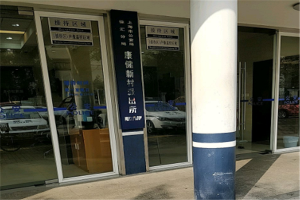 即使奔驰女用户曾进派出所，这与她维权义举又有一毛钱关系吗？