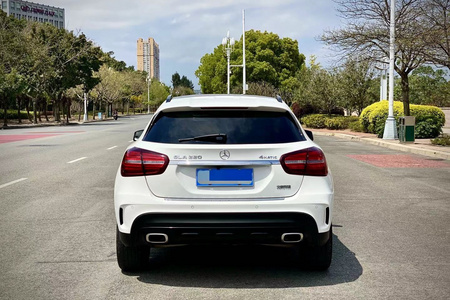福州二手奔驰GLA 2017款 GLA 220 4MATIC 豪华版