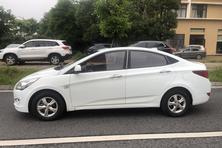 吉安二手现代瑞纳 2014款 三厢 1.4L GLX AT