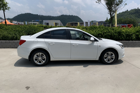 十堰二手雪佛兰科鲁兹 2015款 三厢 1.5L SE MT 经典版